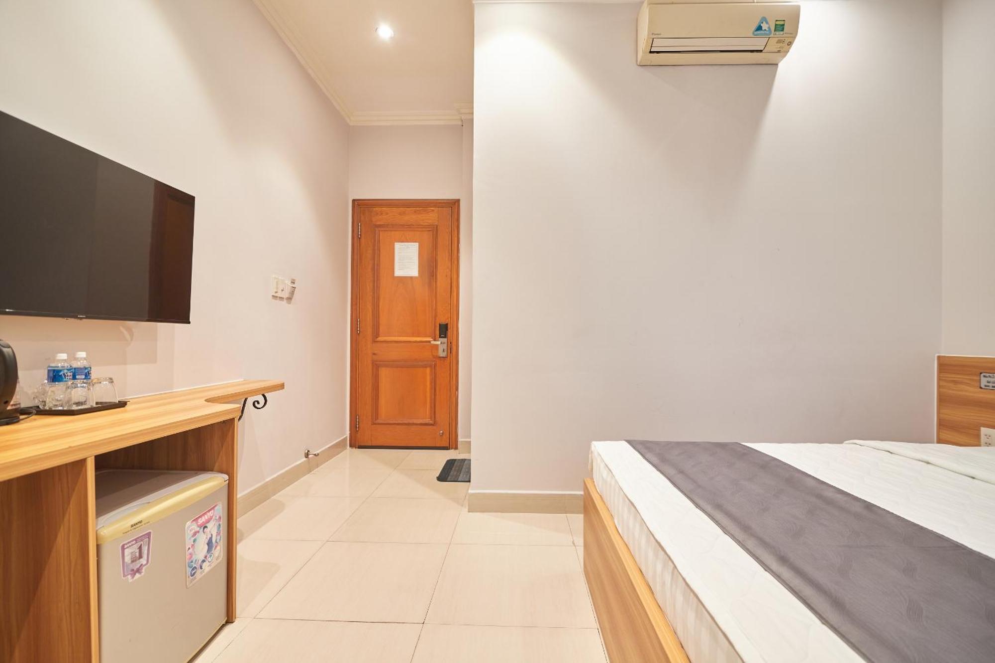 Bin Bin Hotel 2 - Near Him Lam D7 Ho Chi Minh City Exterior photo